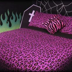 Best Sale 💯 HELLS BLANKETS All Candy Leopard | KING QUILT SET* 🎉 -Halloween Decor Sale hells blankets candy leopard quilt set 3 700x700