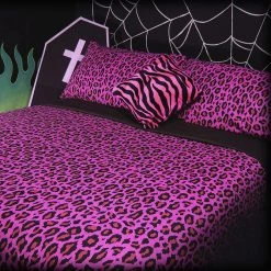 New 😍 HELLS BLANKETS All Candy Leopard | QUEEN QUILT SET ✨ -Halloween Decor Sale hells blankets candy leopard quilt set 9 4 700x700
