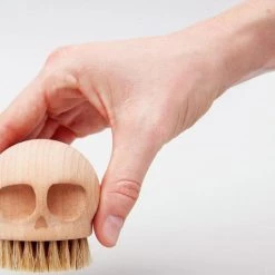 Discount 💯 SUCK UK Gothic Homewares Skull | BRUSH 🤩 -Halloween Decor Sale suck uk skull brush 3 b6ff0d94 1c9e 47a3 9caa 239068534dec 700x700